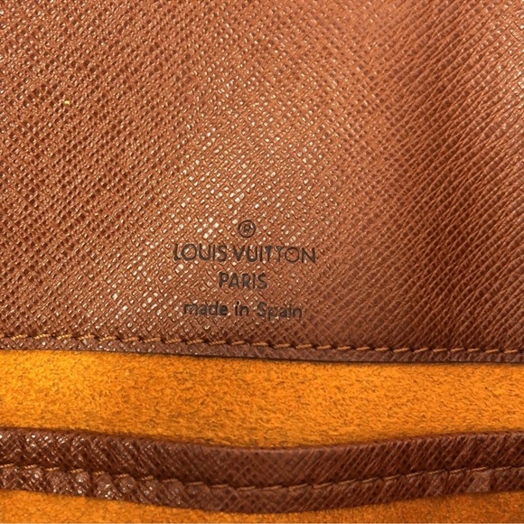 Louis Vuitton Musette Tango - Picture 5 of 12